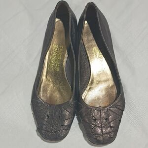 Salvatore Ferragamo Flats With Amazing Petal Detail. Chic bronze Color. Size 8.5